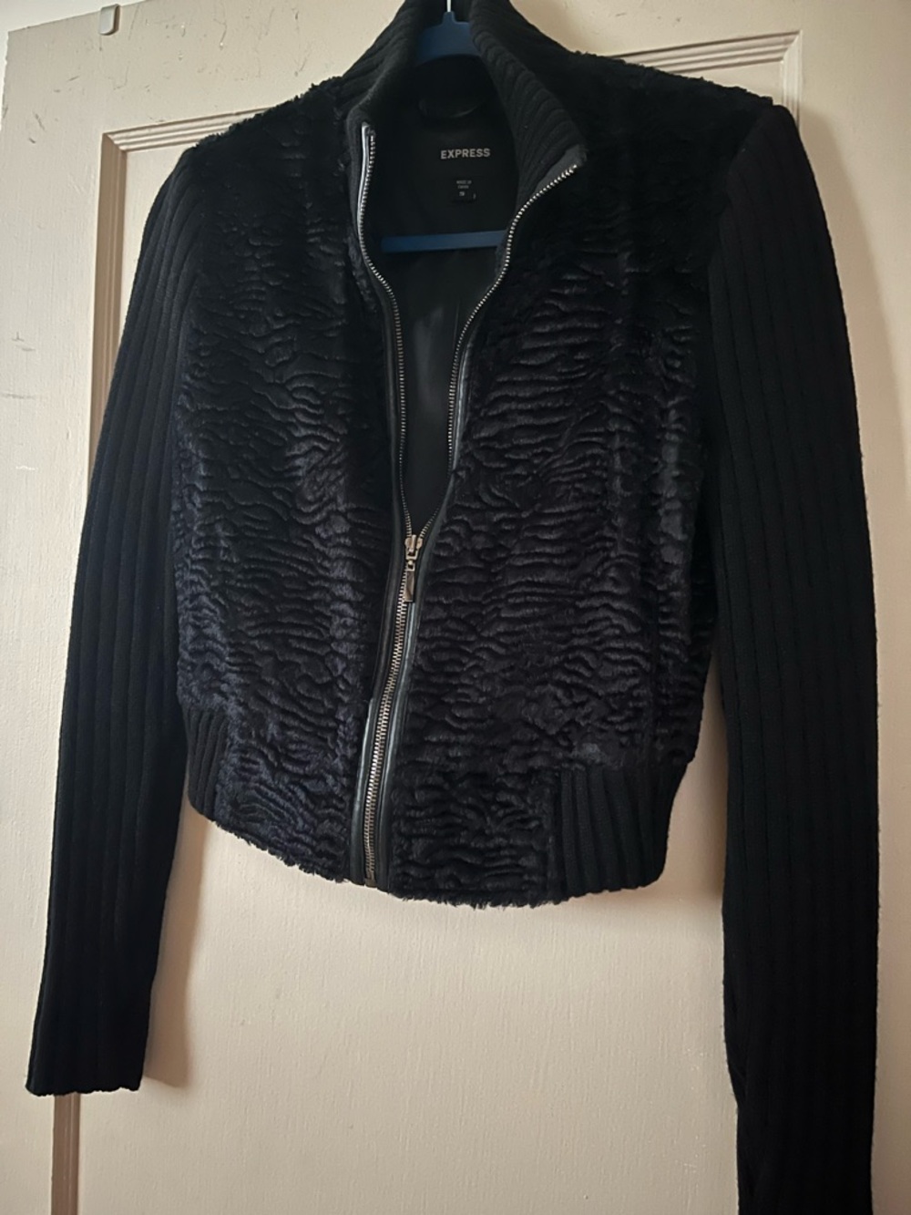 Express Black Faux-Fur Front Ribbed-Sleeve Bomber Jacket